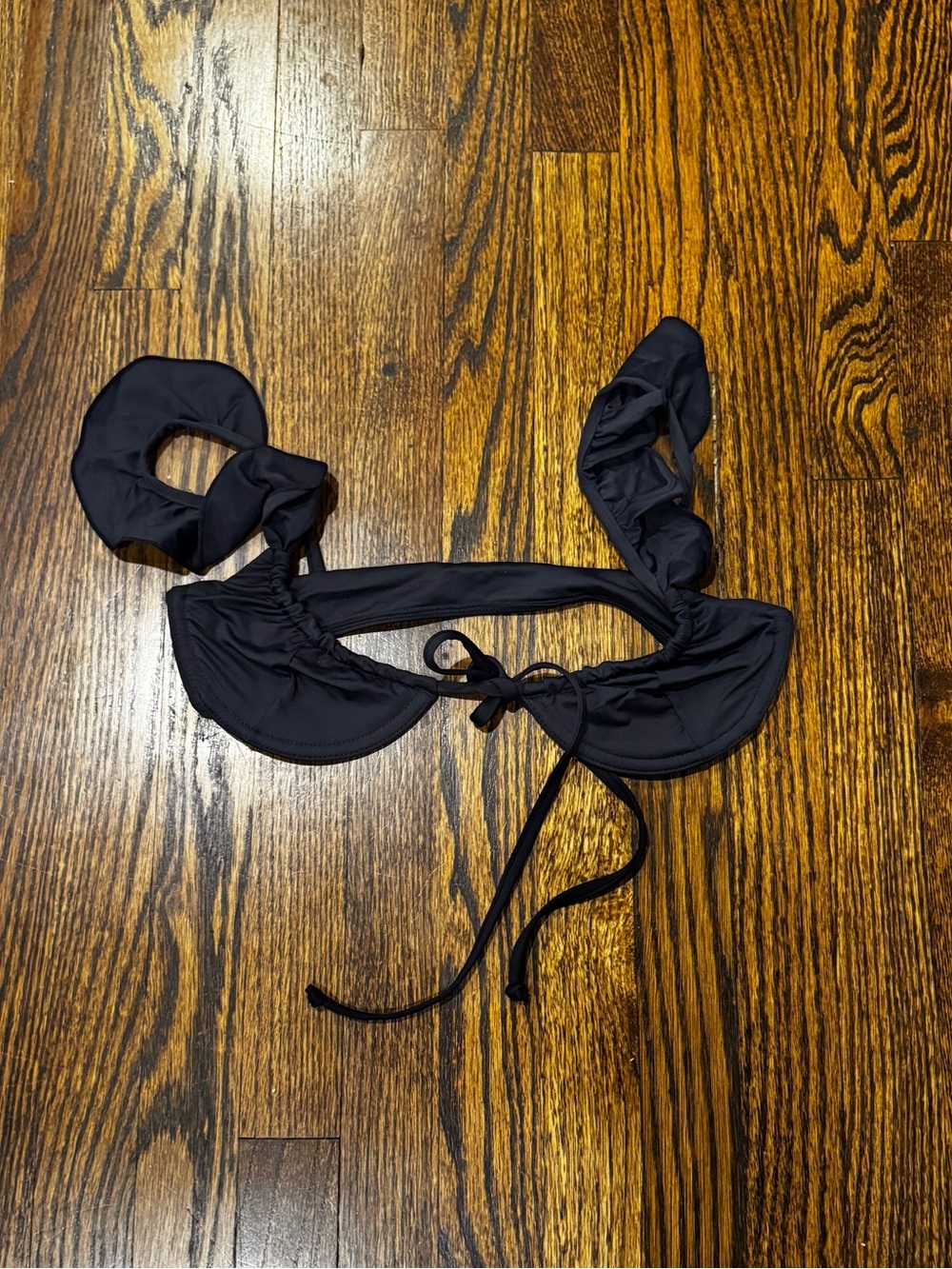 NWOT Frankie’s Bikinis Ruffle Tie-Front Bikini Top